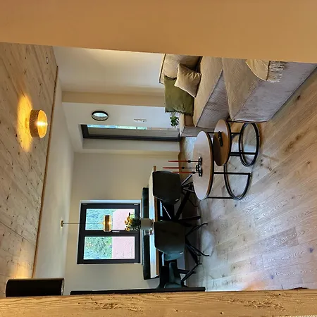 Haug * باد هينديلانغ